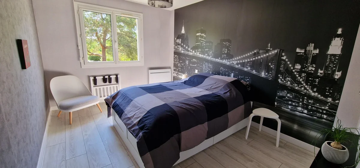 La Classique — chambre lumineuse avec lit double